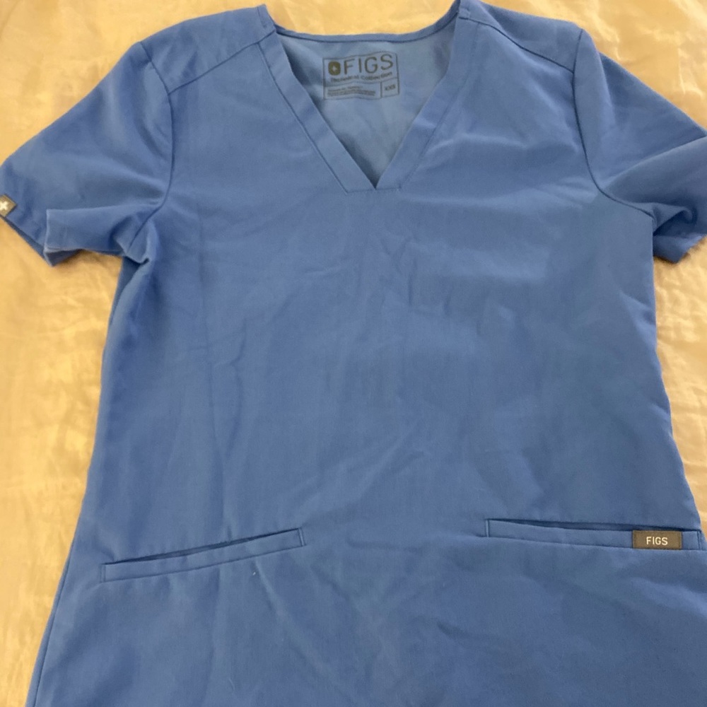 Scrub top